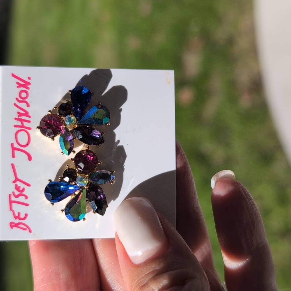 Betsey Johnson Multicolor Crystal Earring. NWT - Picture 4 of 4